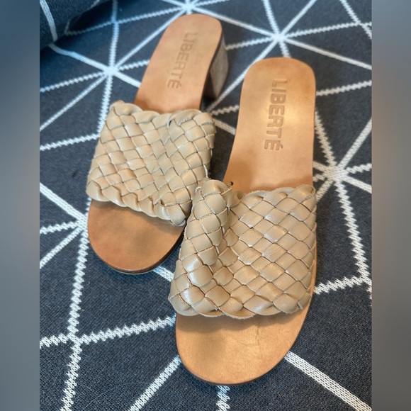 Liberté Santorini Tan Woven Leather Sandals with Basket-Weave Design size 6 - Picture 1 of 8